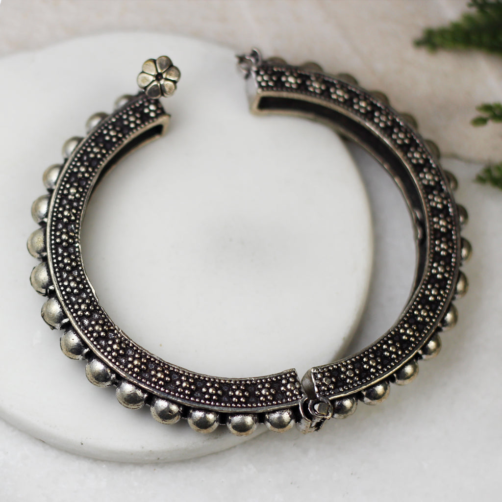 Tribal Round Lock Bangle