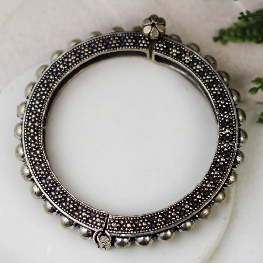 Tribal Round Lock Bangle
