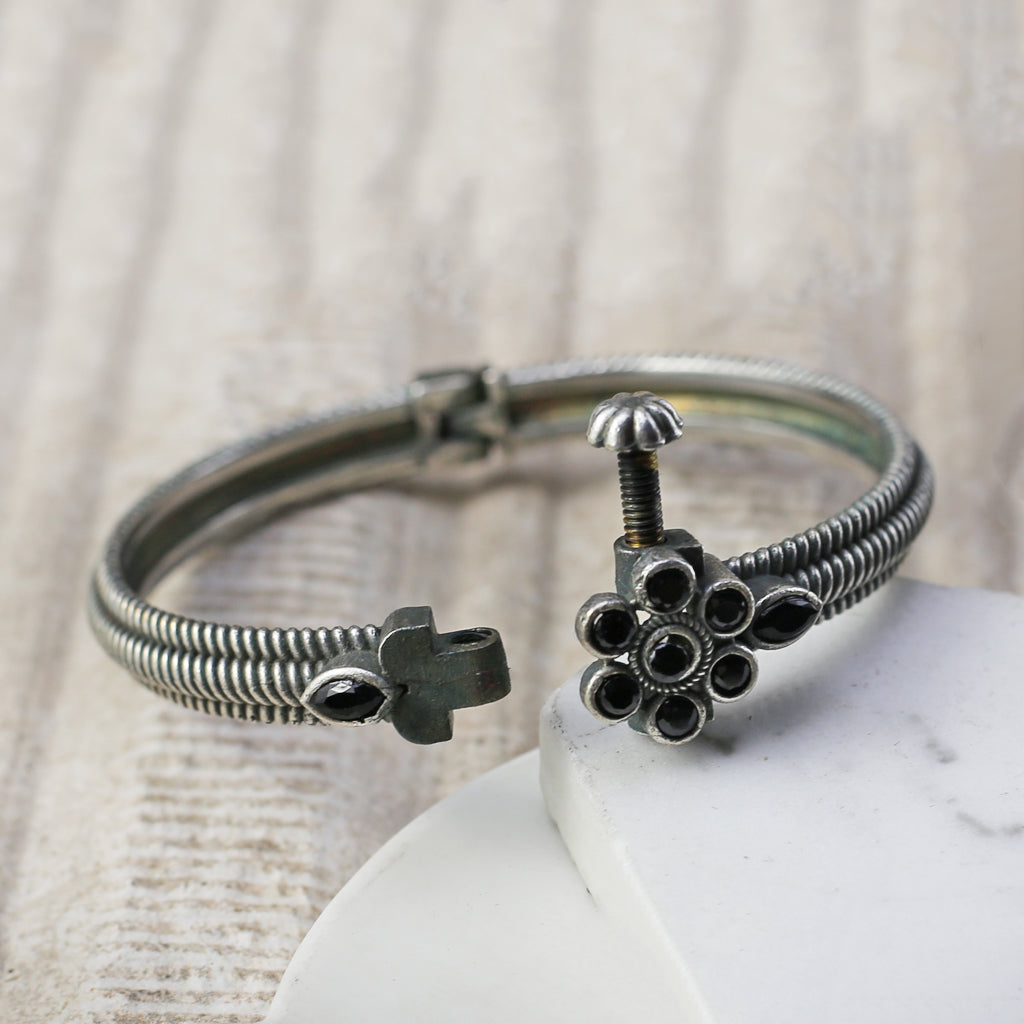 Black Tribal Lock Bangle - Rabal