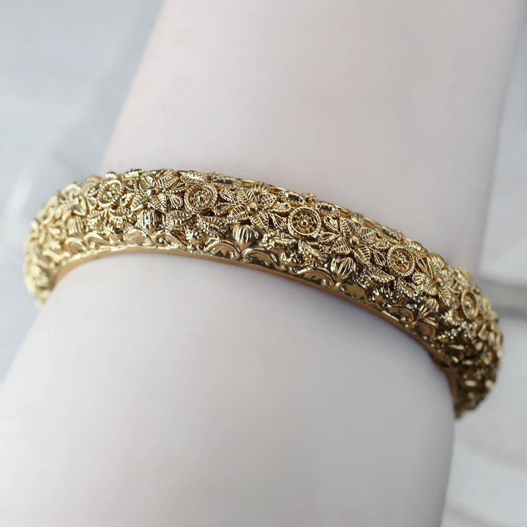 Floral Traditional Lock Bangle