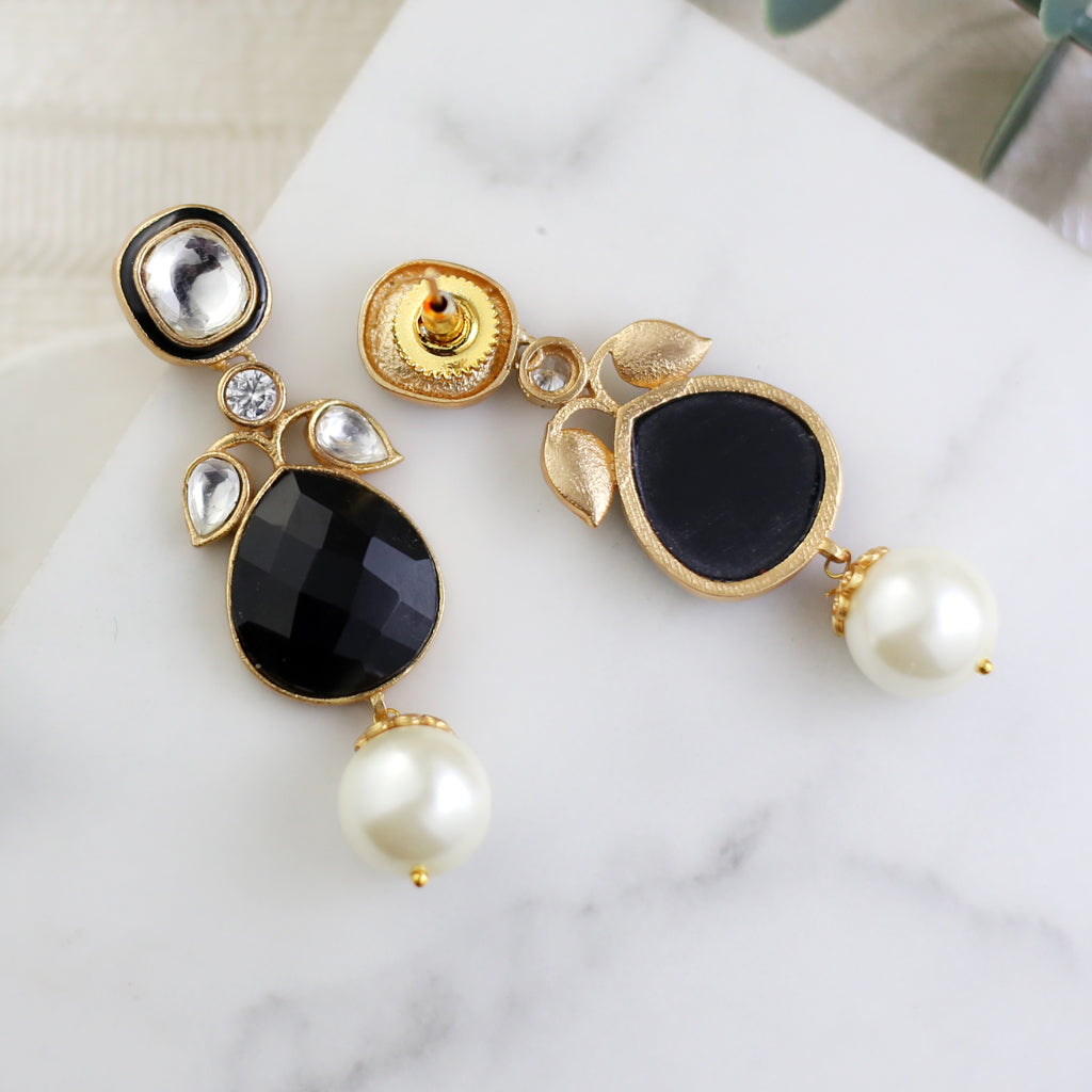 Pearl Black Drop Earring