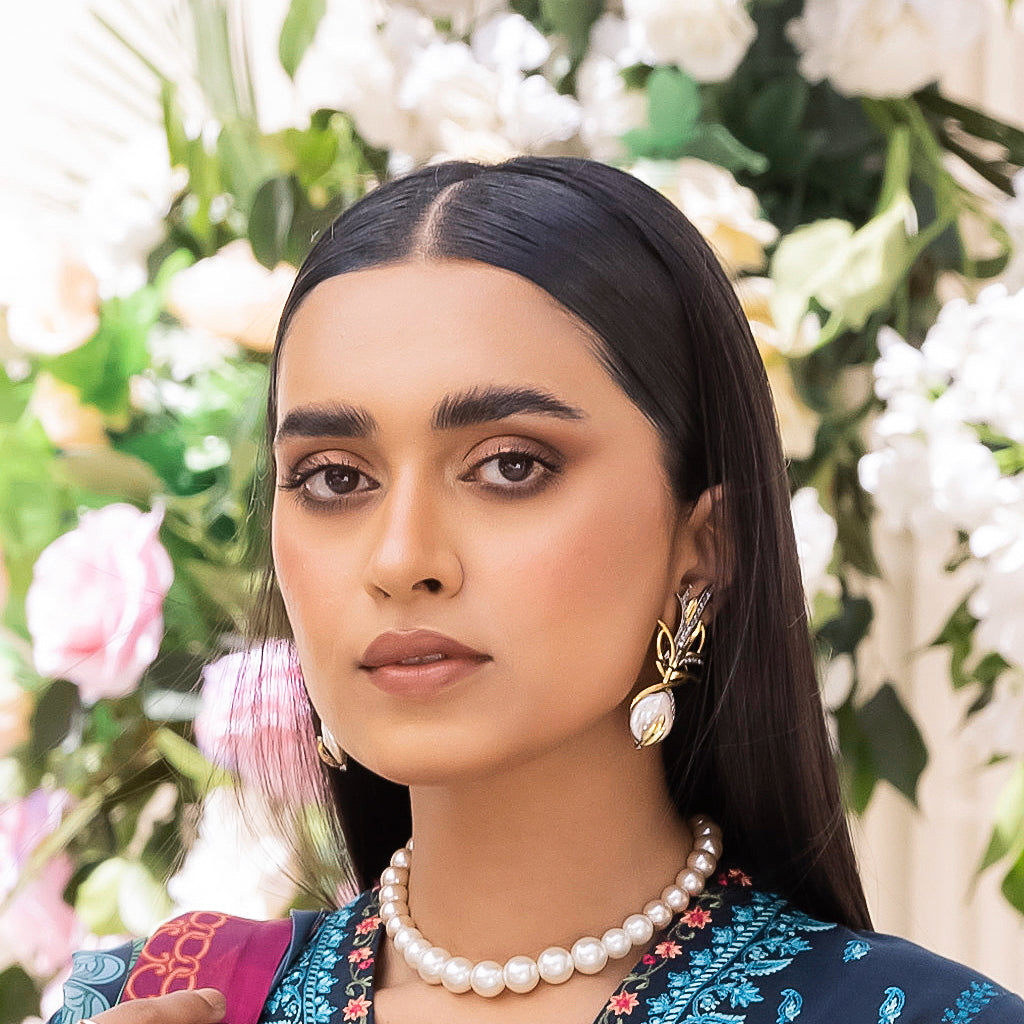 White / Gold Statement Pearl Drop Earring