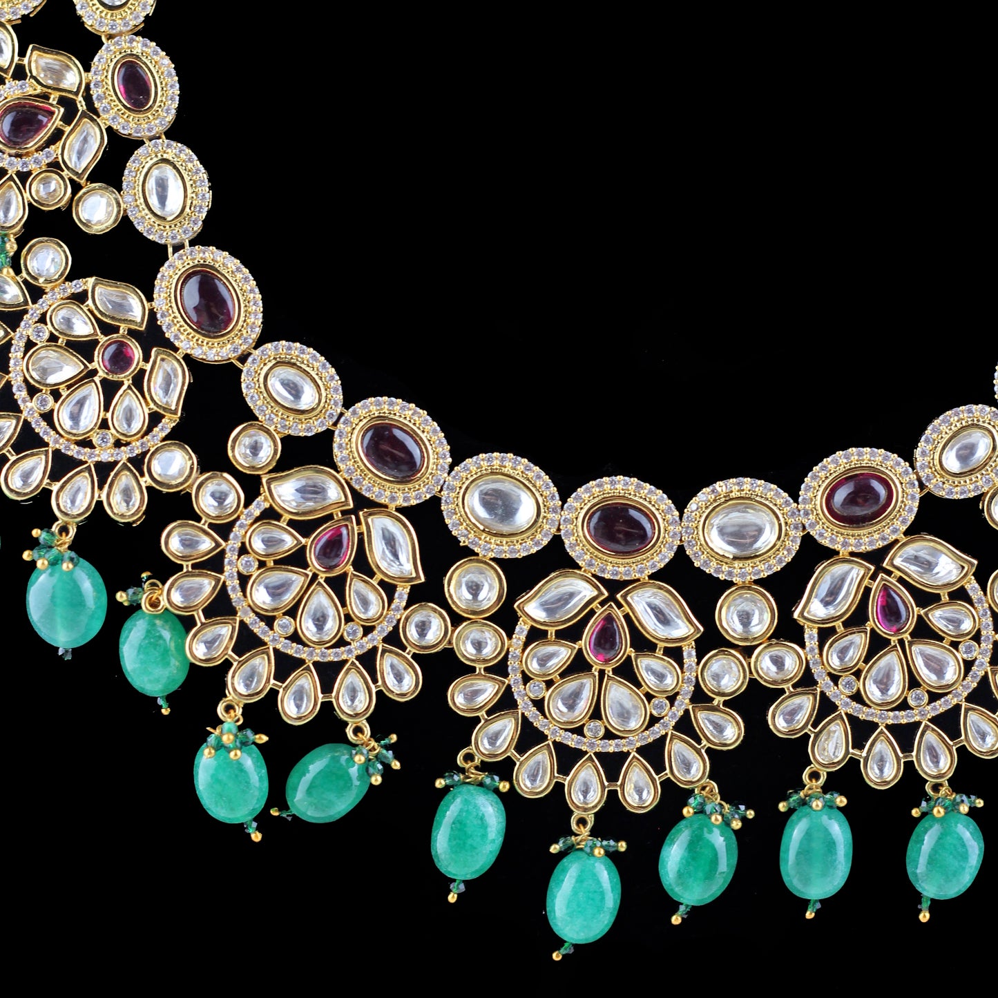 Green Statement Kundan Mala