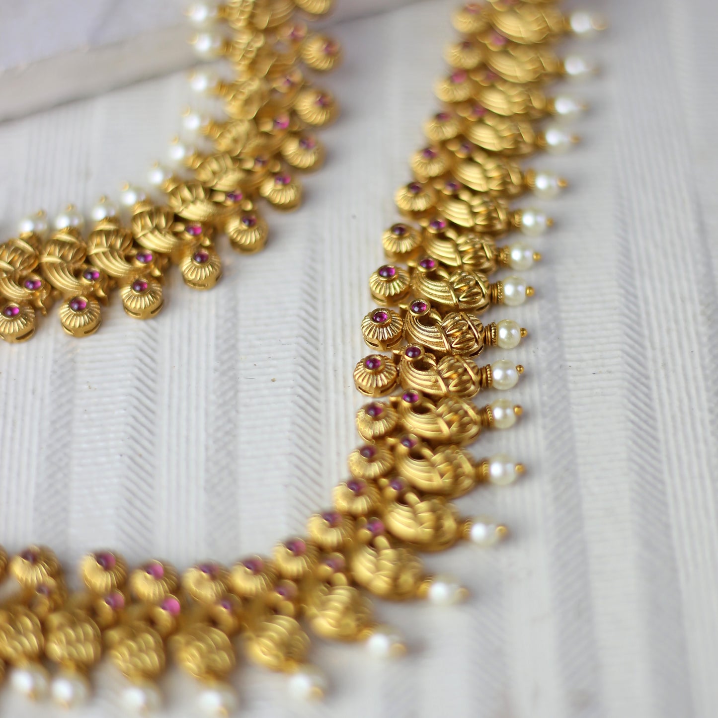 Statement Ruby Long Bird Mala