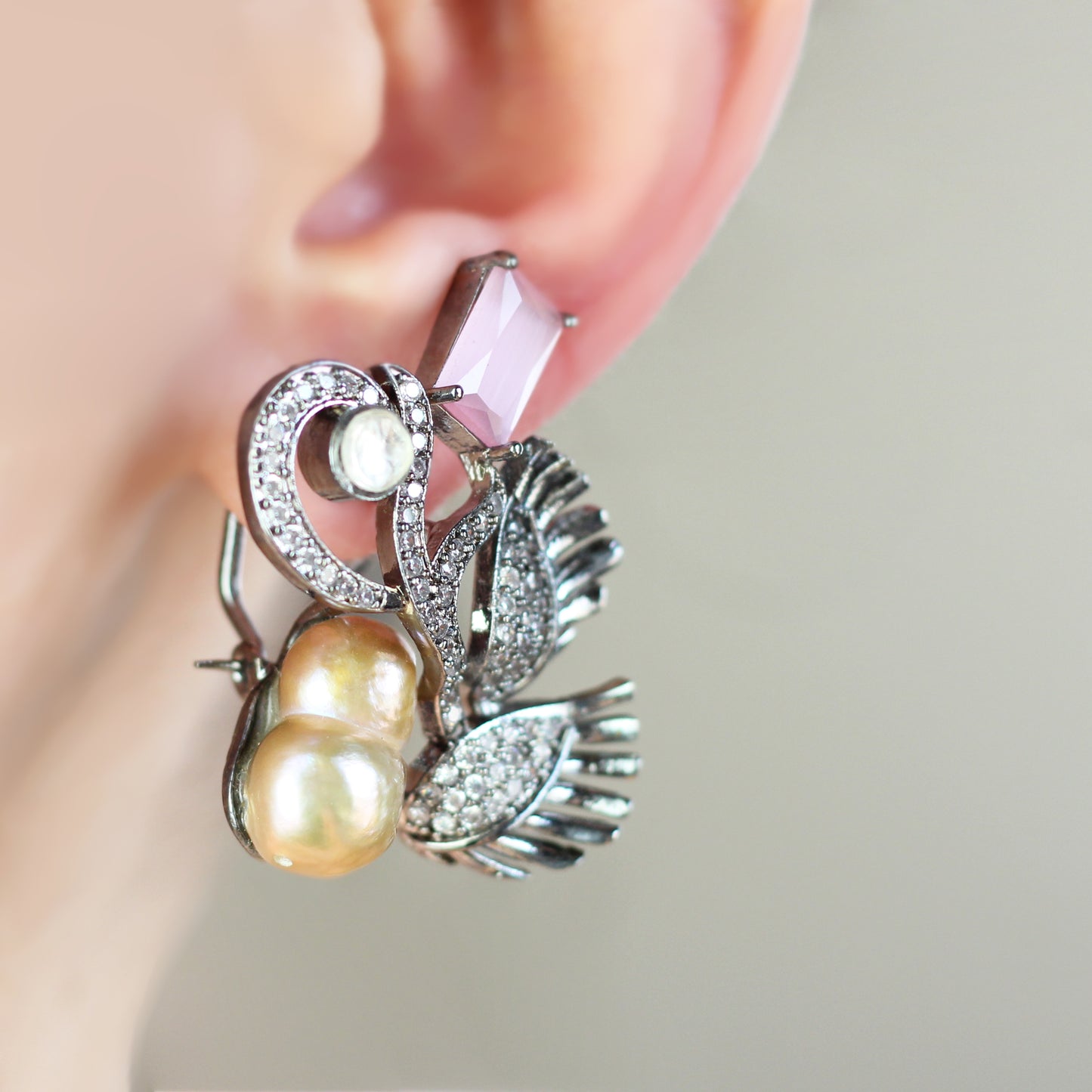Statement Pearl Pink Earring