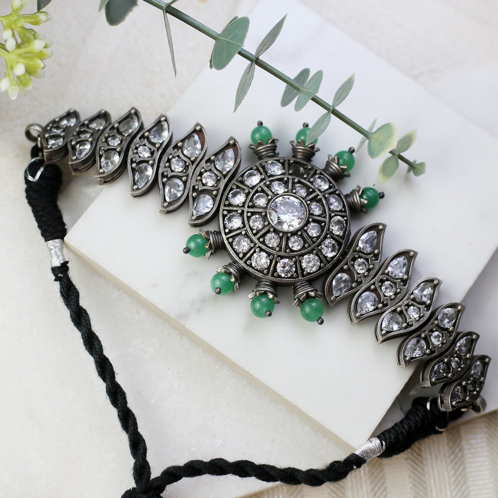 Green Statement Kundan Choker