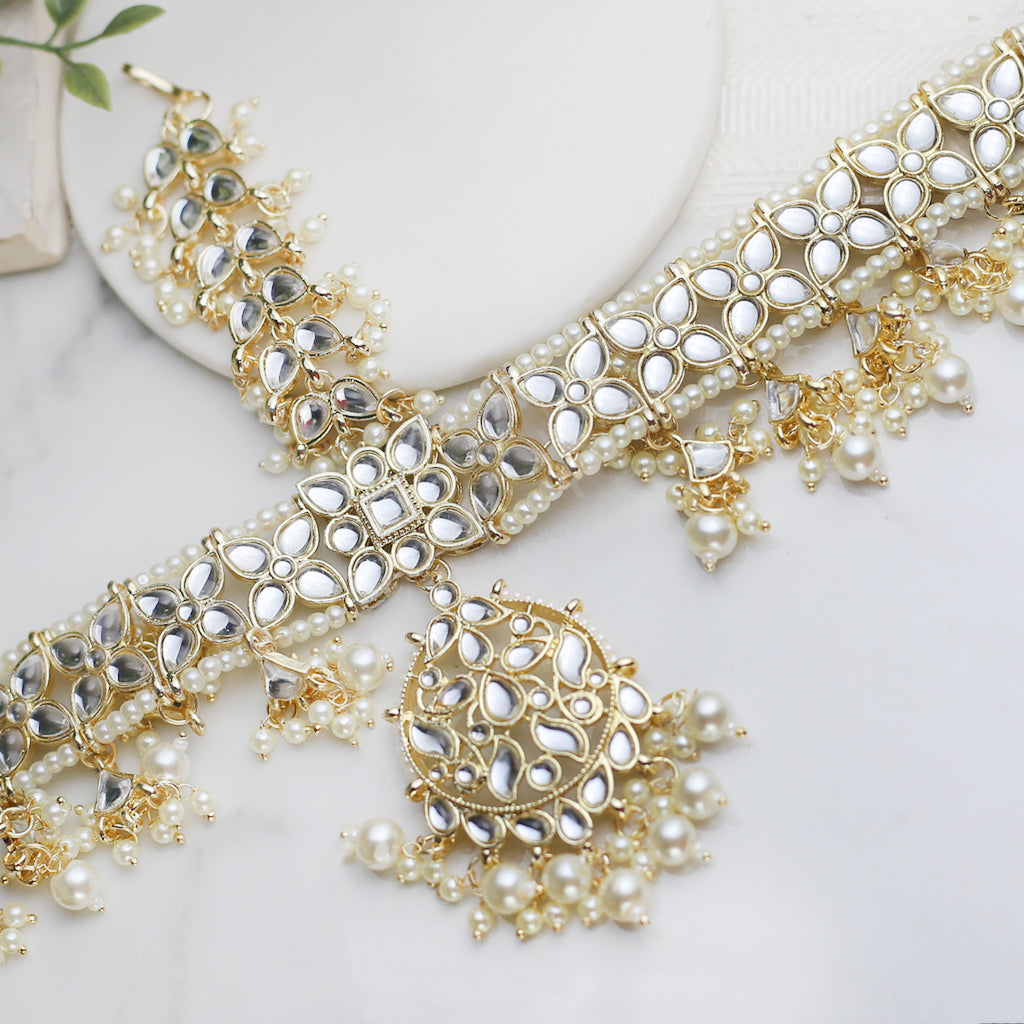 Statement Pearl Matha Patti