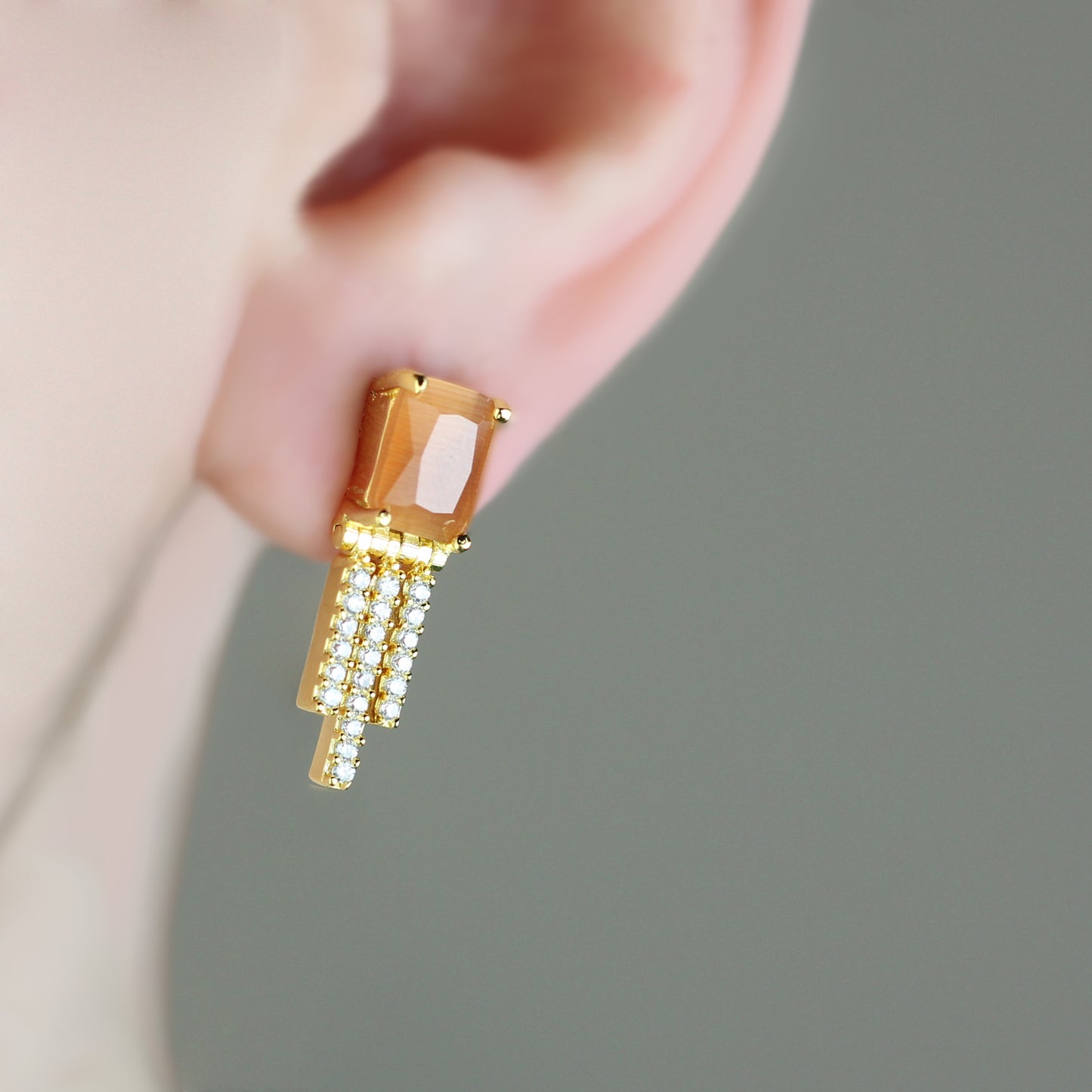 Zircon Peach Stud Earring