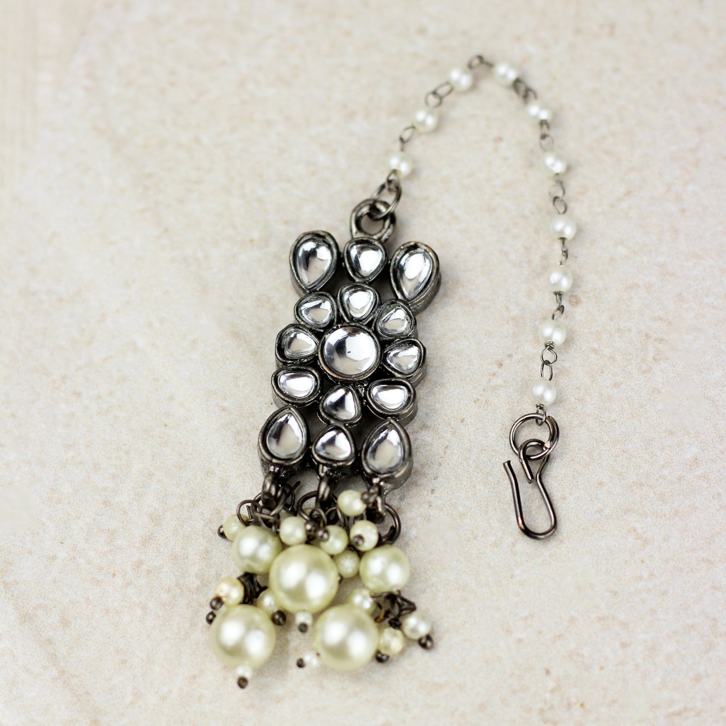 Black Statement Pearl Tika