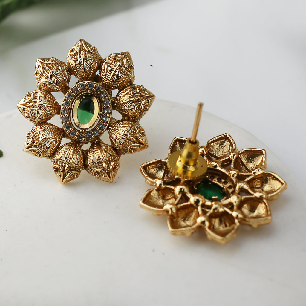 Green Traditional Stud Earring