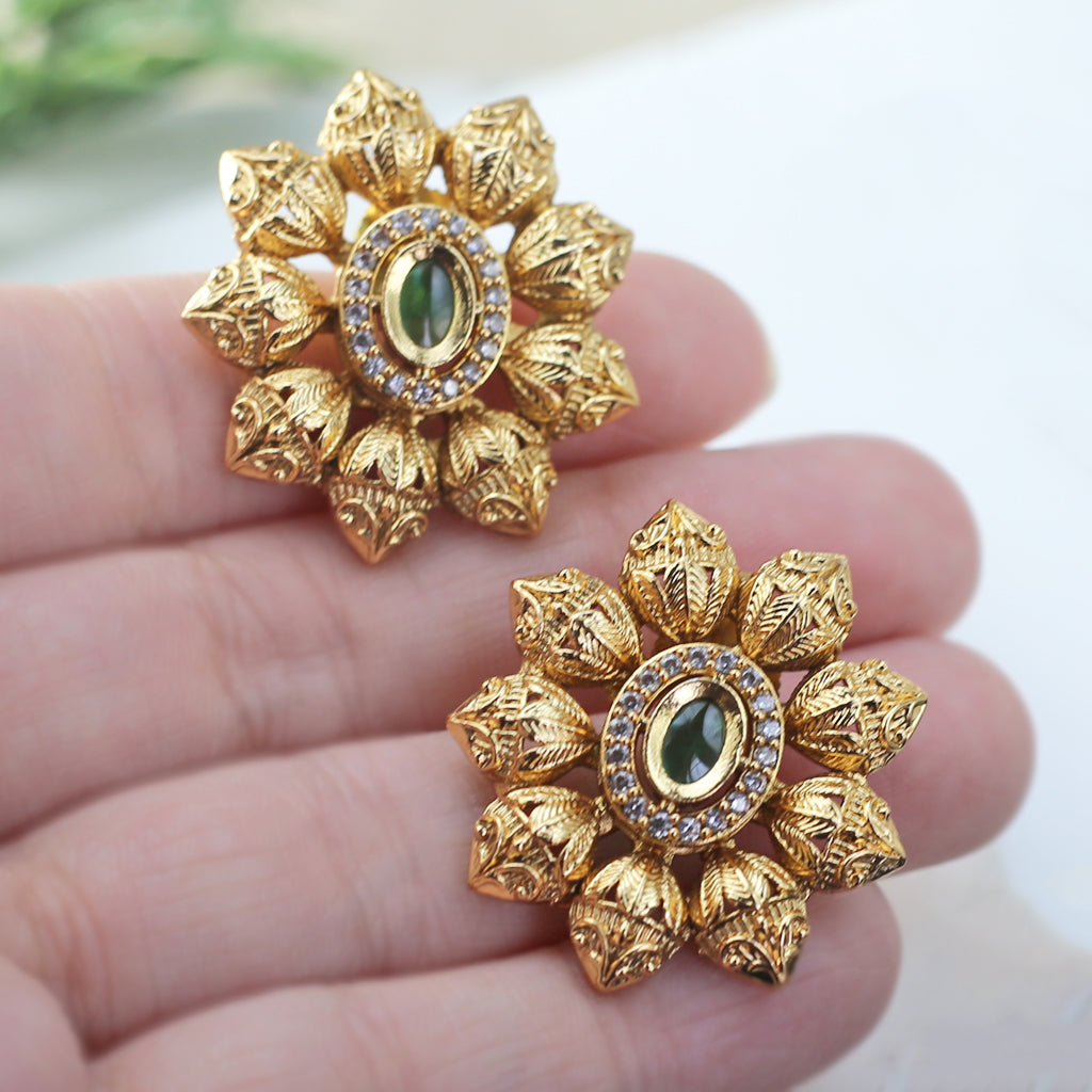 Green Traditional Stud Earring