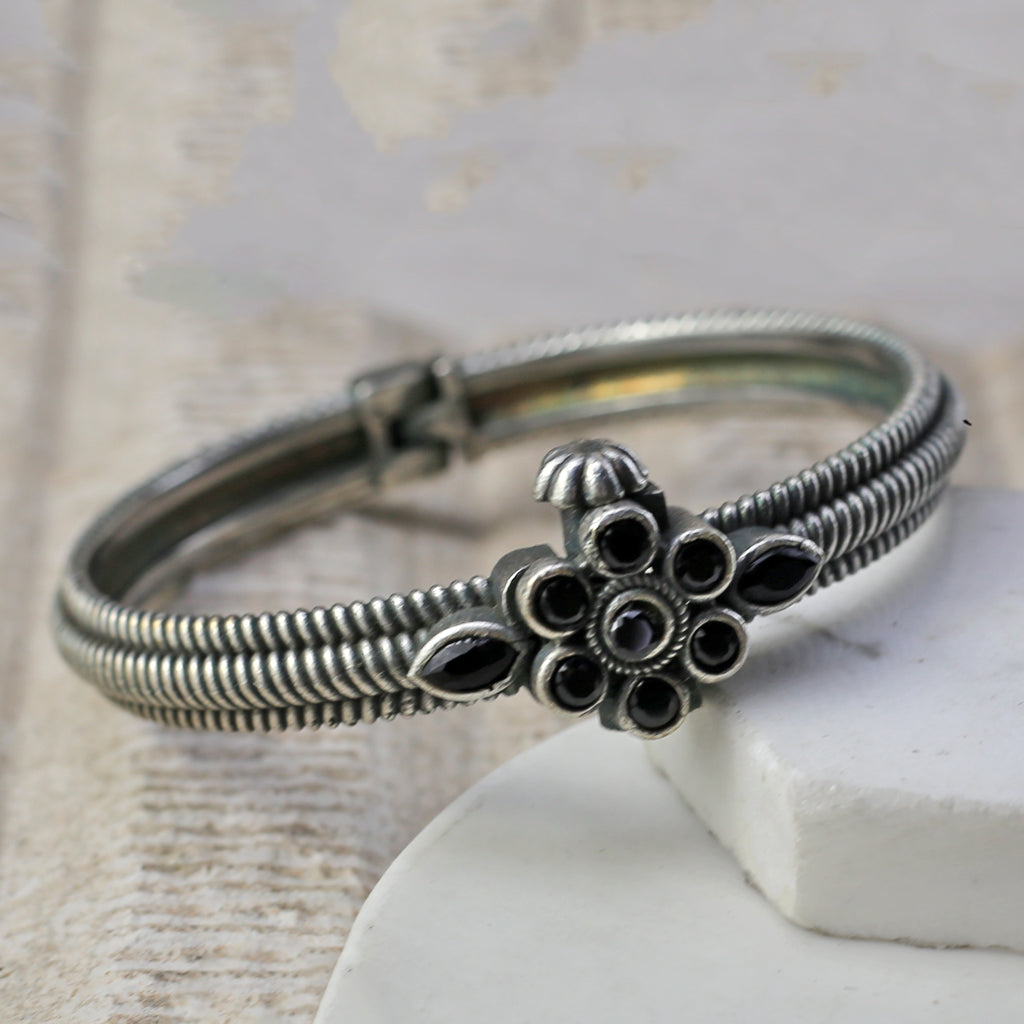 Black Tribal Lock Bangle - Rabal