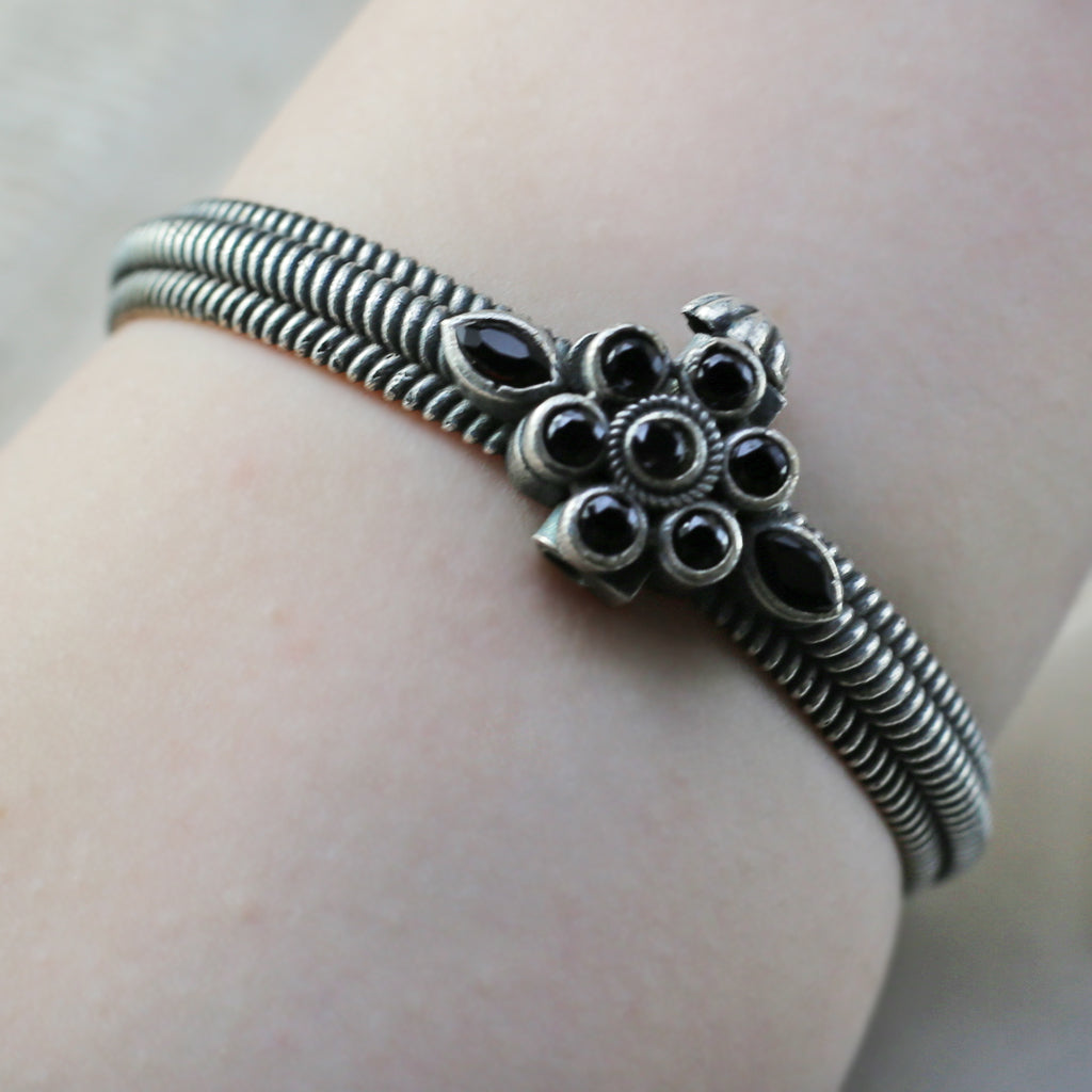 Black Tribal Lock Bangle - Rabal