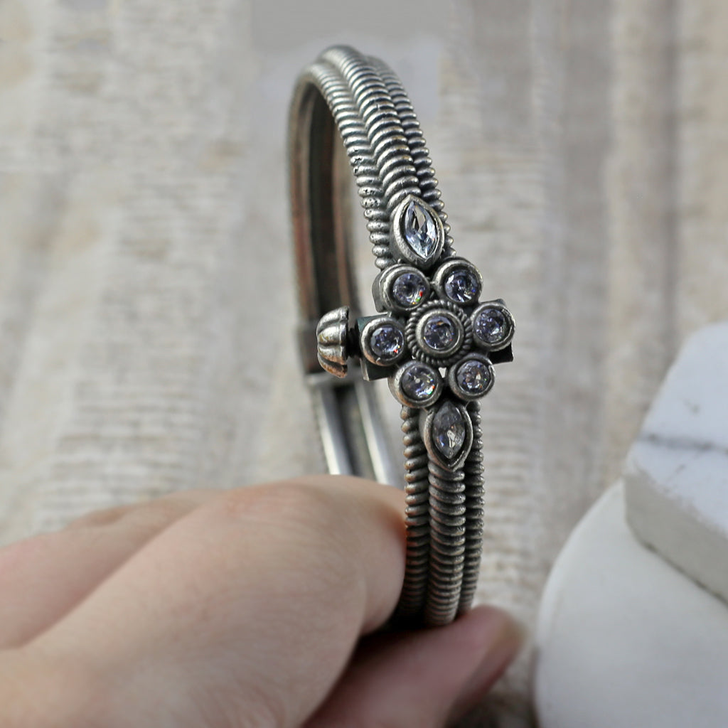 White Tribal Lock Bangle - Rabal