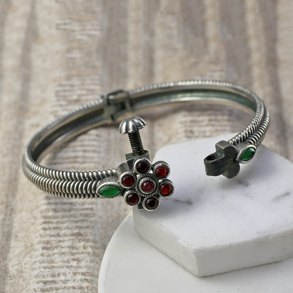 Red / Green Tribal Lock Bangle - Rabal