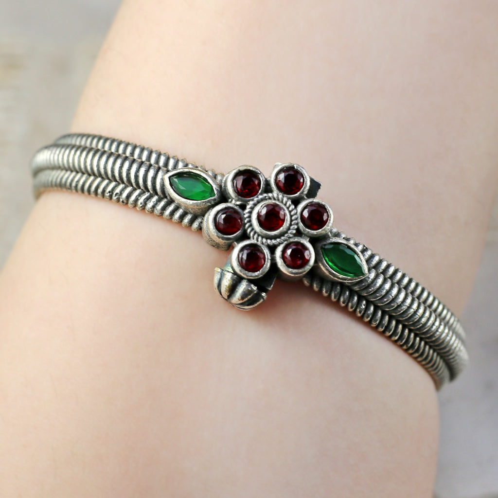 Red / Green Tribal Lock Bangle - Rabal