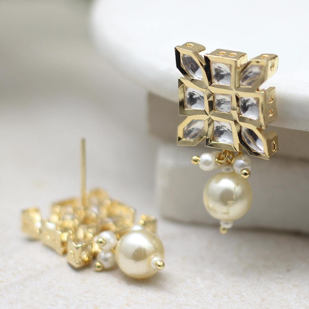 White Pearl Kundan Square Stud Earring