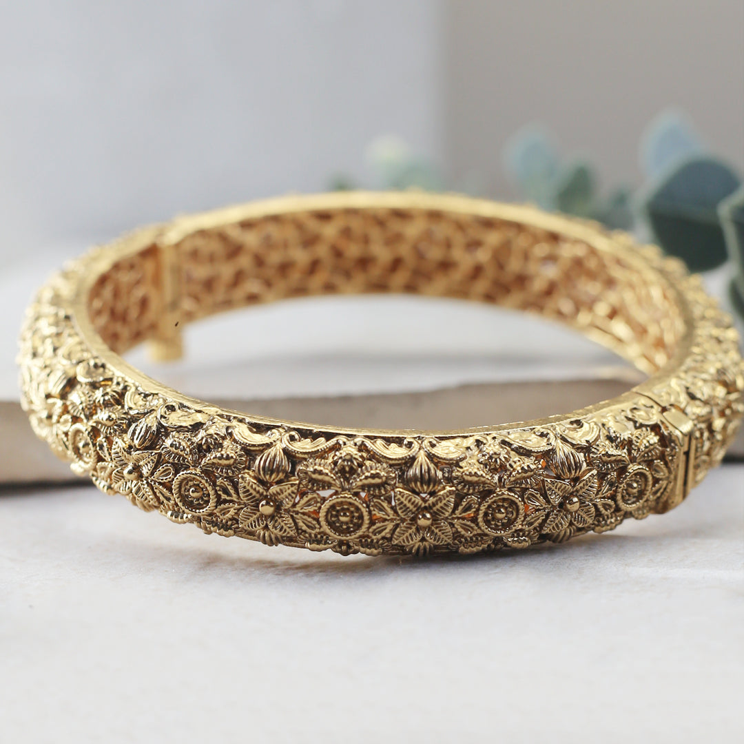 Floral Traditional Lock Bangle